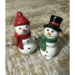 Cracker Barrel Christmas Snowman Mini Collectible Salt and Pepper Shakers New
